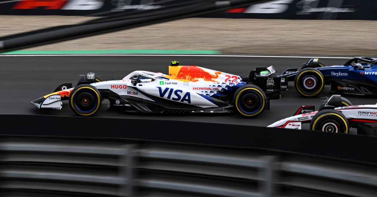 开云体育平台APP-阿斯顿马丁逆转红牛二队，塞恩斯带队取胜  第1张