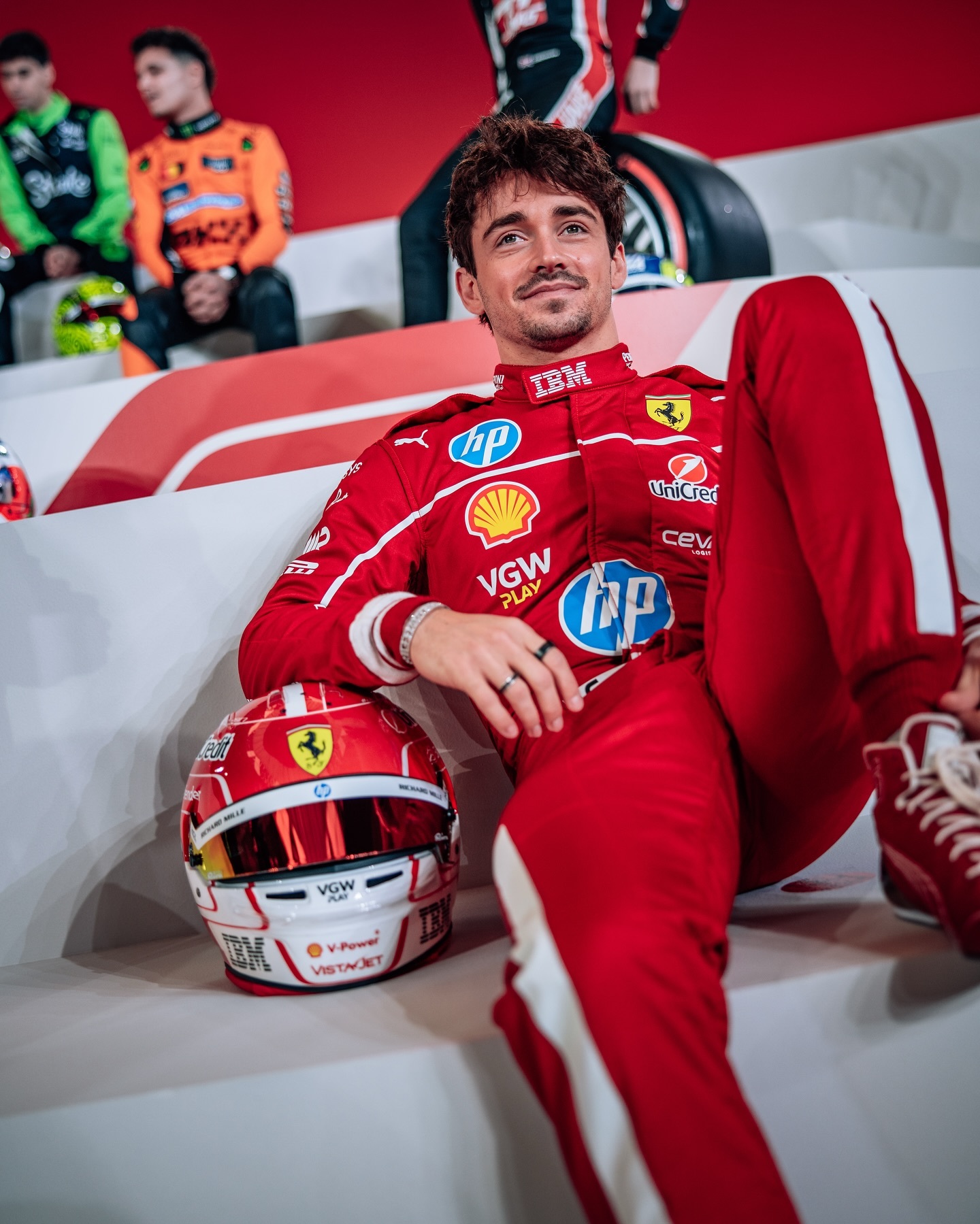 开云体育登录-阿斯顿马丁绝杀雷诺车队，汉密尔顿点燃赛场  第2张