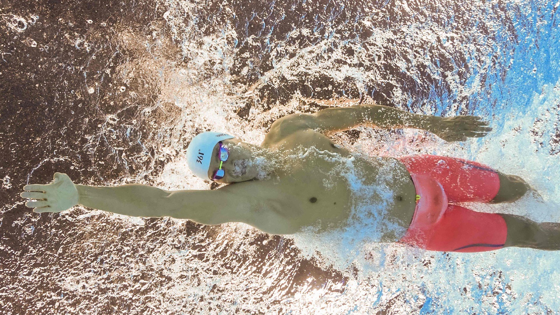 开云体育中国-戈贝尔赛道超车启示录,当篮球铁闸在F1赛道完成绝杀 第2张 开云体育中国-戈贝尔赛道超车启示录,当篮球铁闸在F1赛道完成绝杀 第2张