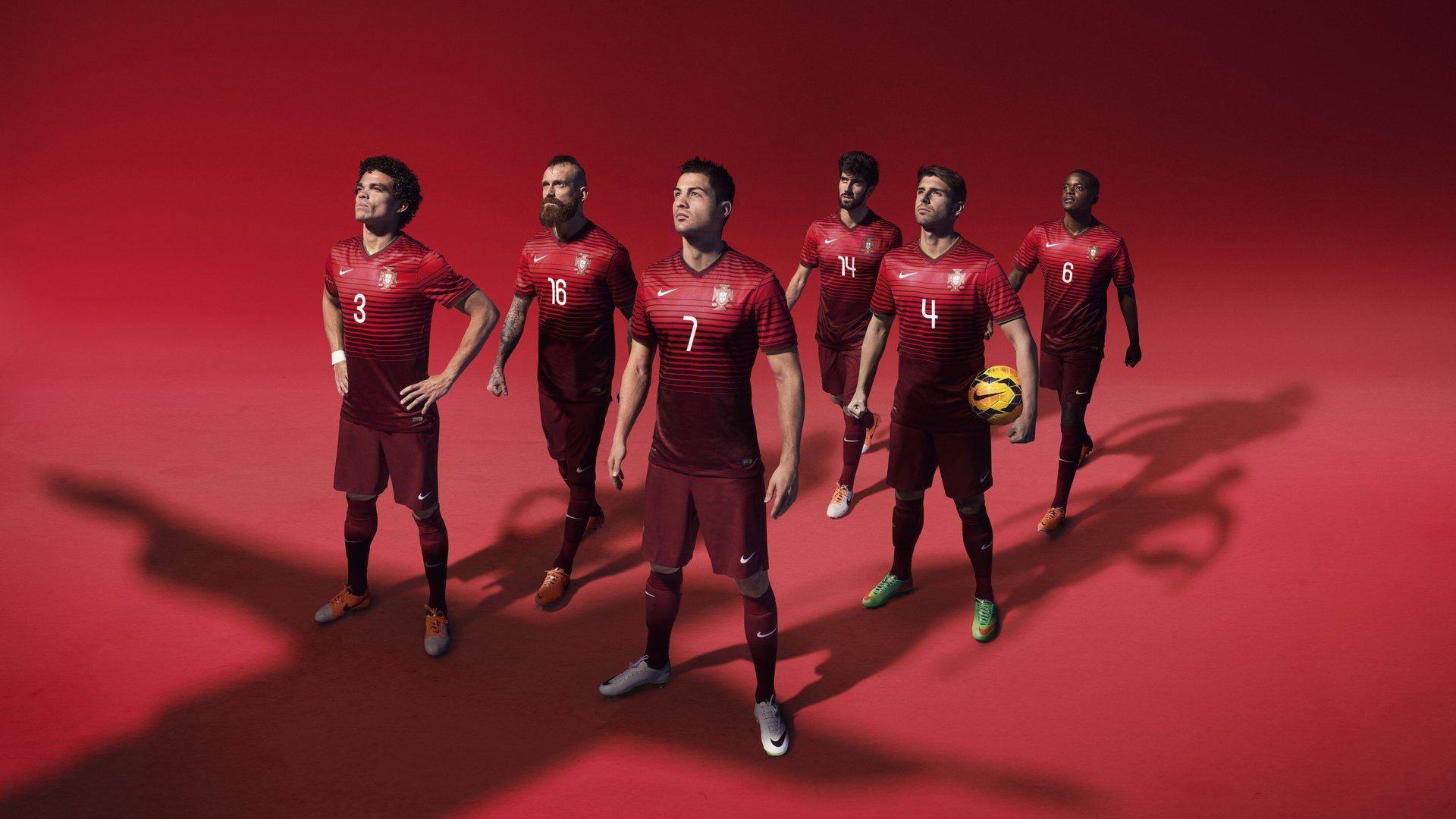 开云体育-本泽马惊艳四座，尤文单节拉开喀麦隆，当足球成为流动的史诗